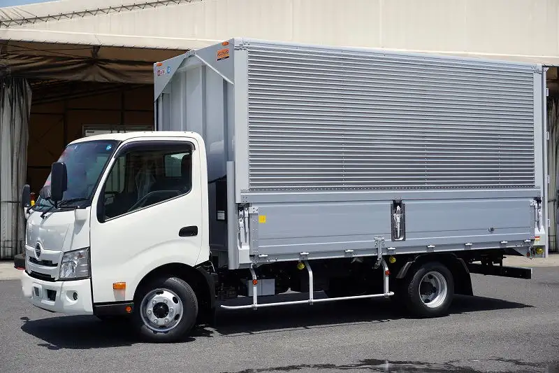 日野 デュトロ 小型 ウイング 2RG-XZU712M R4の中古トラック画像1