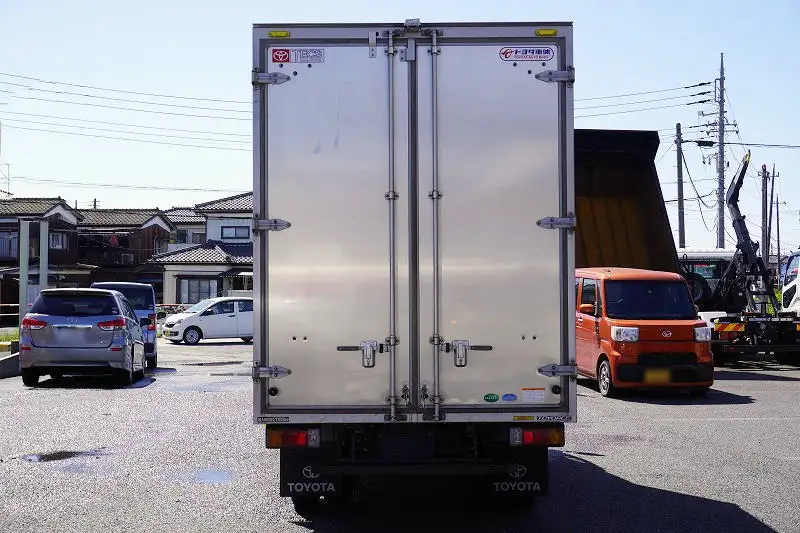 トヨタ トヨエース 小型 アルミバン サイドドア TKG-XZC605の中古トラック画像3