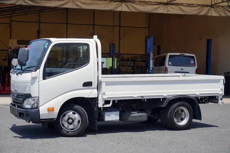 トヨタ ダイナ 小型 平ボディ TKG-XZC605 H29の中古トラック画像1