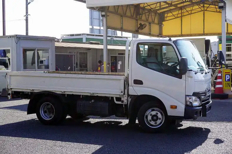 トヨタ ダイナ 小型 平ボディ TKG-XZC605 H29の中古トラック画像3