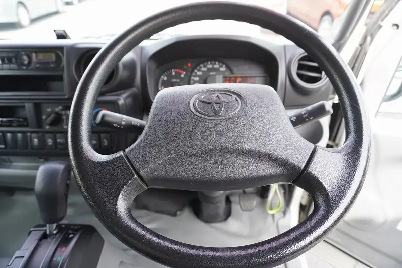 トヨタ トヨエース 小型 アルミバン サイドドア TKG-XZC605の中古トラック画像10