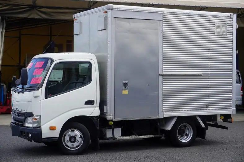 トヨタ トヨエース 小型 アルミバン サイドドア TKG-XZU605の中古トラック画像1