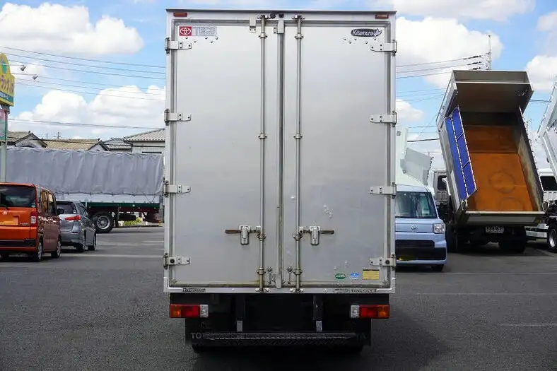 トヨタ トヨエース 小型 アルミバン サイドドア TKG-XZU605の中古トラック画像3
