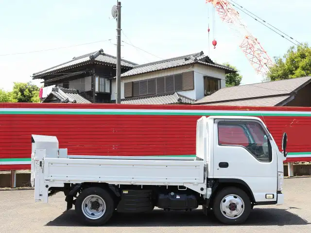 いすゞ エルフ 小型 平ボディ パワーゲート 床鉄板の中古トラック画像3