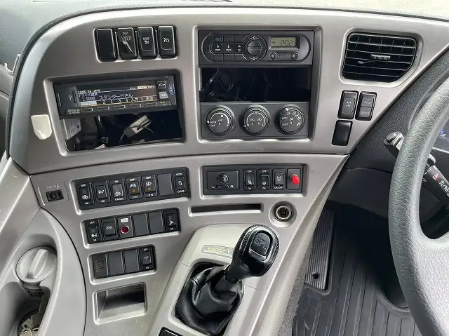 日産UD クオン 大型 ウイング エアサス ベッドの中古トラック画像15