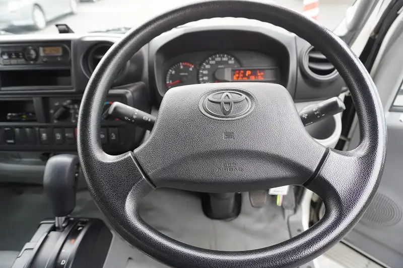 トヨタ トヨエース 小型 アルミバン サイドドア TKG-XZC605の中古トラック画像10