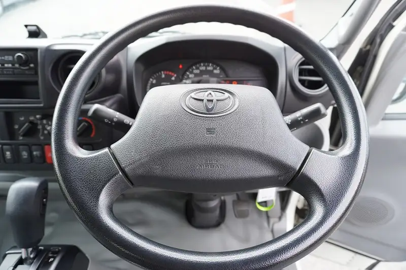 トヨタ トヨエース 小型 アルミバン サイドドア TKG-XZC605の中古トラック画像10