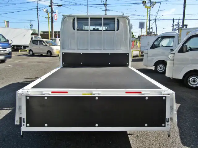 三菱 キャンター 小型 平ボディ Wキャブ 2RG-FBA20の中古トラック画像5