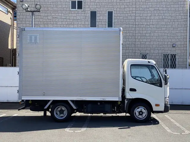 トヨタ トヨエース 小型 アルミバン サイドドア TPG-XZC605の中古トラック画像3