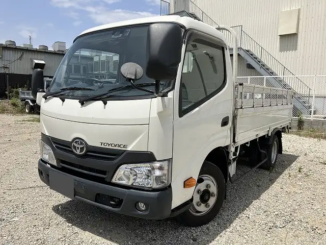 トヨタ トヨエース 小型 平ボディ TPG-XZC645 H30の中古トラック画像1