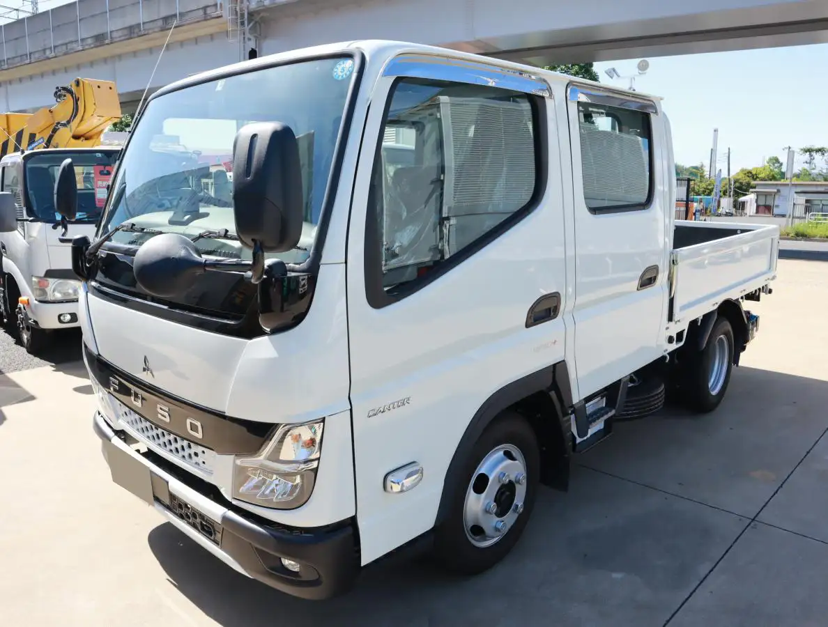 三菱 キャンター 小型 平ボディ Wキャブ 2RG-FBA20の中古トラック画像1