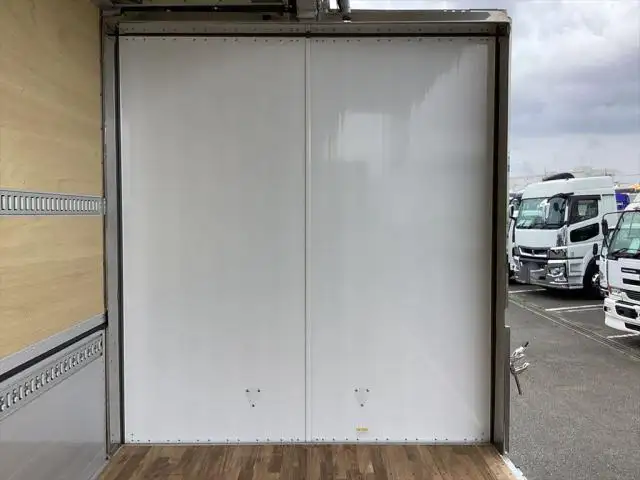 いすゞ ギガ 大型 ウイング ハイルーフ エアサスの中古トラック画像10