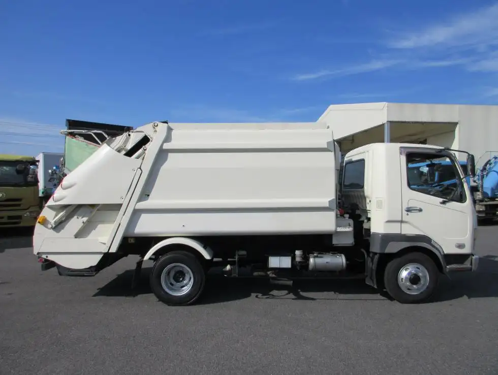 三菱 ファイター 中型/増トン パッカー車 プレス式 KK-FK71HEの中古トラック画像2