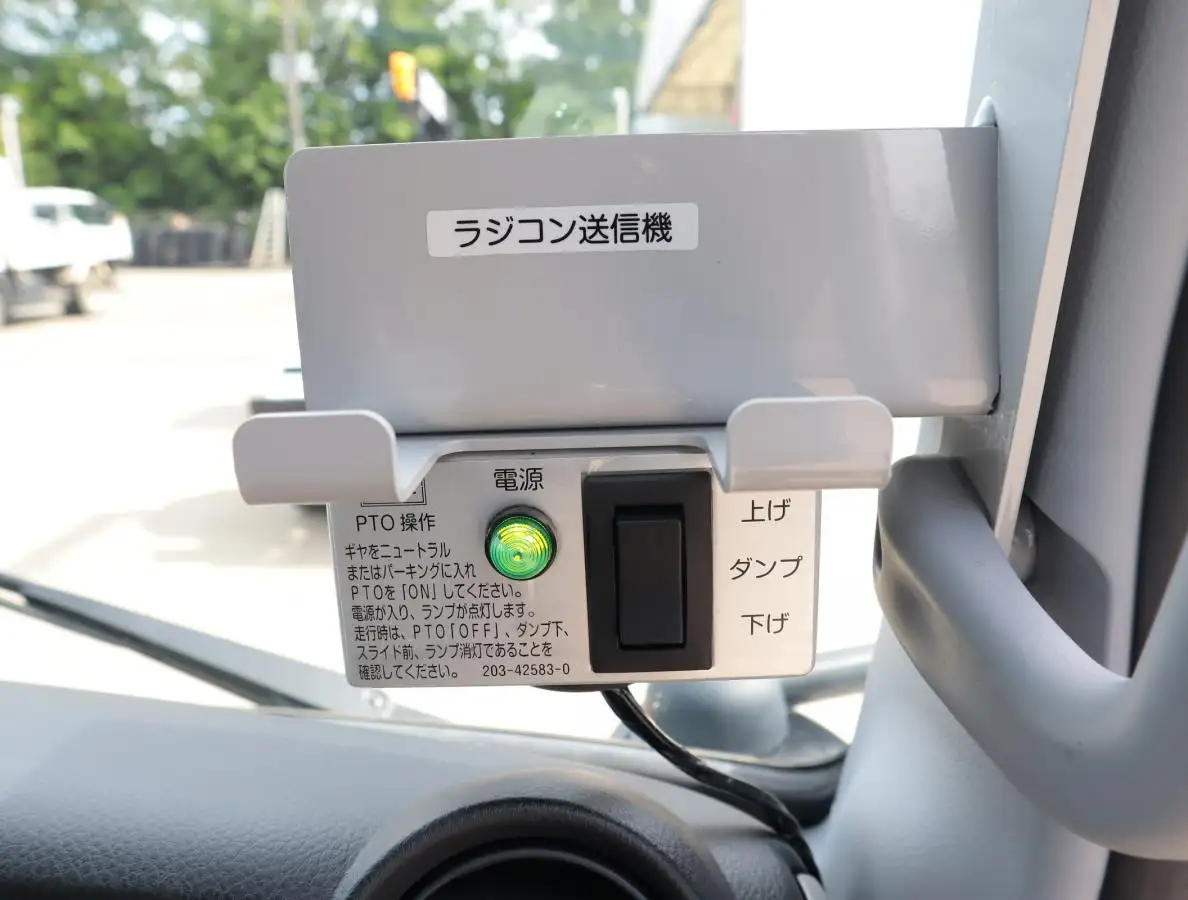 三菱 キャンター 小型 ダンプ ローダー 2RG-FBA60の中古トラック画像15