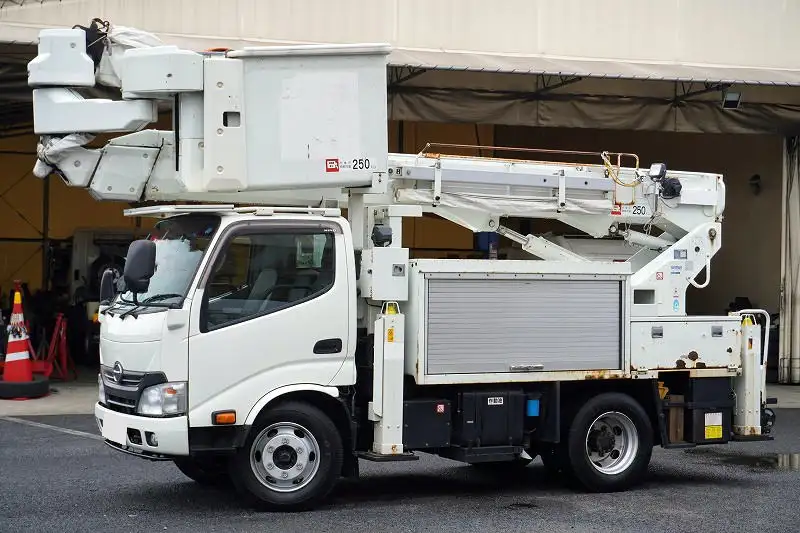 日野 デュトロ 小型 高所・建柱車 高所作業車 電工仕様の中古トラック画像1