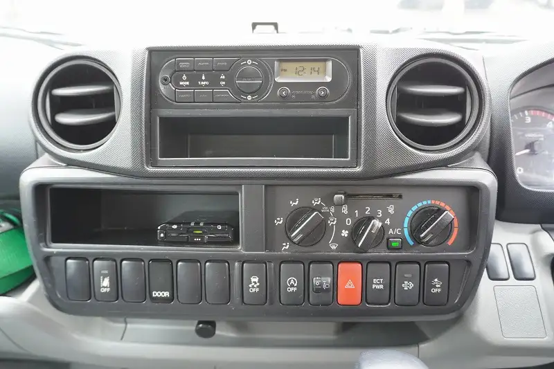 トヨタ トヨエース 小型 アルミバン サイドドア TKG-XZC605の中古トラック画像11