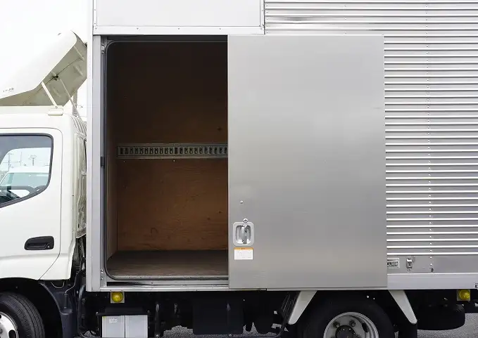 トヨタ トヨエース 小型 アルミバン サイドドア TKG-XZC605の中古トラック画像8