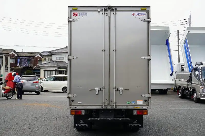 トヨタ トヨエース 小型 アルミバン サイドドア TKG-XZC605の中古トラック画像3