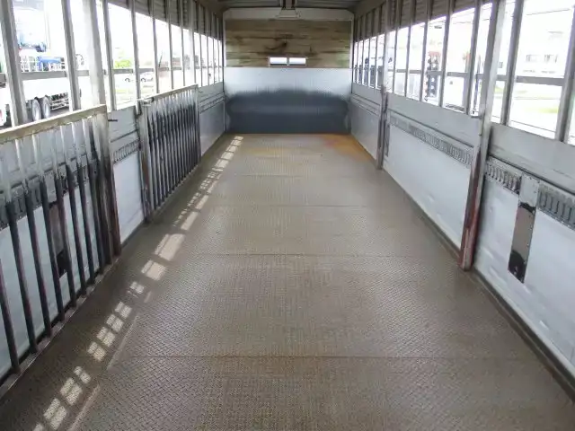 いすゞ ギガ 大型 特殊車両 KL-CYZ51V3 H15の中古トラック画像5