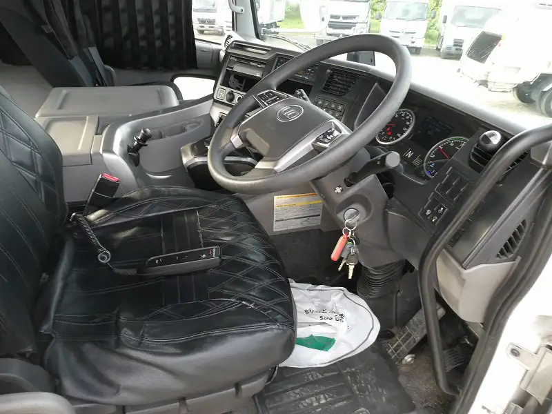 日産UD クオン 大型 トラクター ハイルーフ 1デフの中古トラック画像10