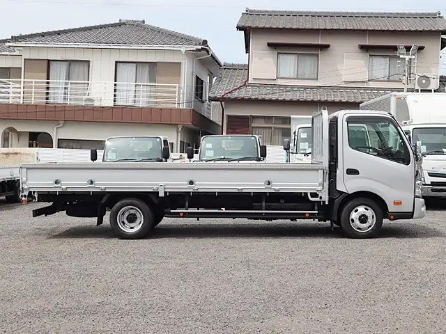 トヨタ ダイナ 小型 平ボディ 床鉄板 TKG-XZU720の中古トラック画像3
