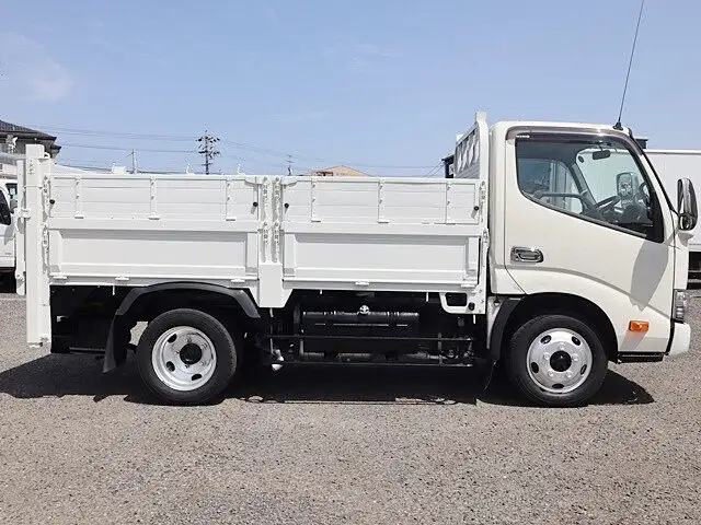 日野 デュトロ 小型 平ボディ パワーゲート 床鉄板の中古トラック画像3