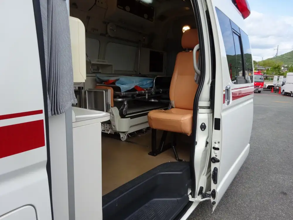 トヨタ ハイエース 小型 特殊車両 CBF-TRH226S H23の中古トラック画像7