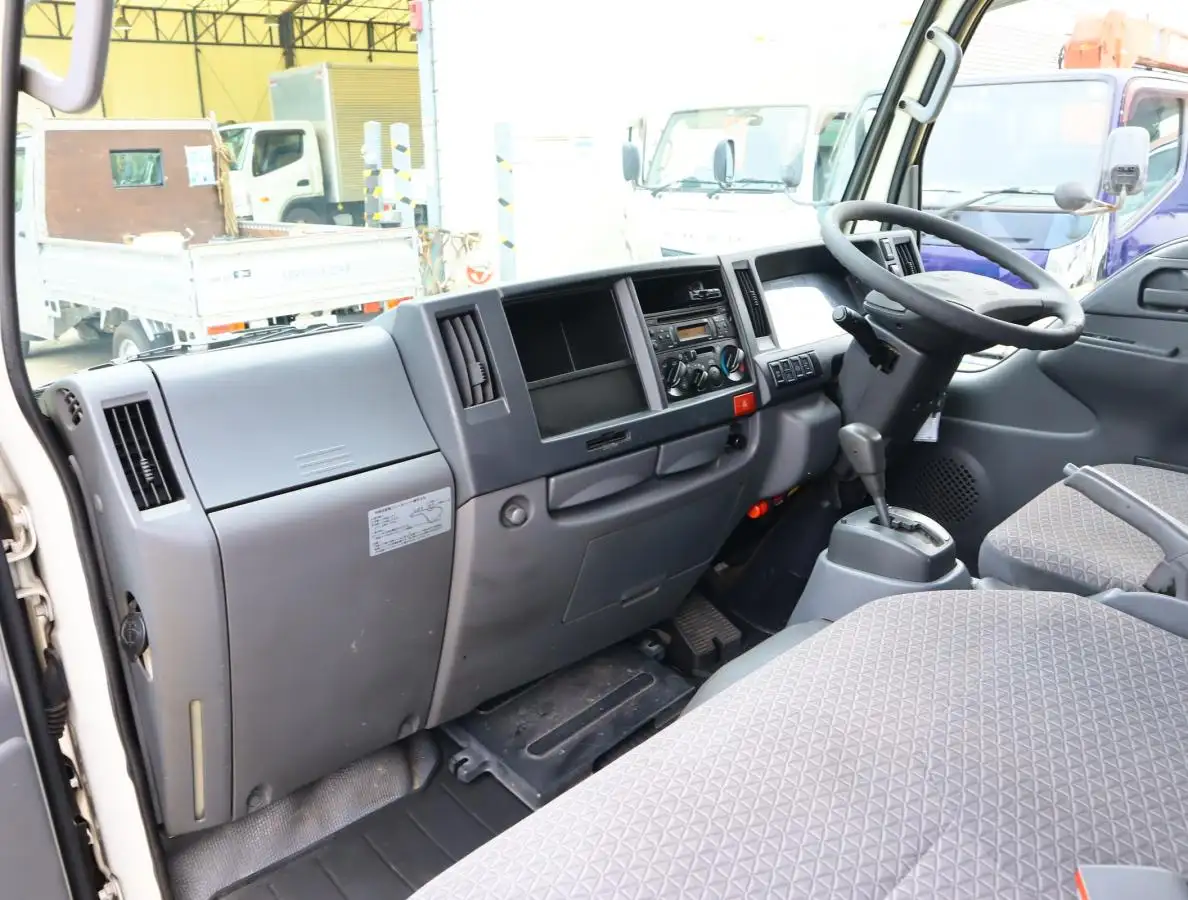 いすゞ エルフ 小型 平ボディ TRG-NJR85A H30の中古トラック画像9