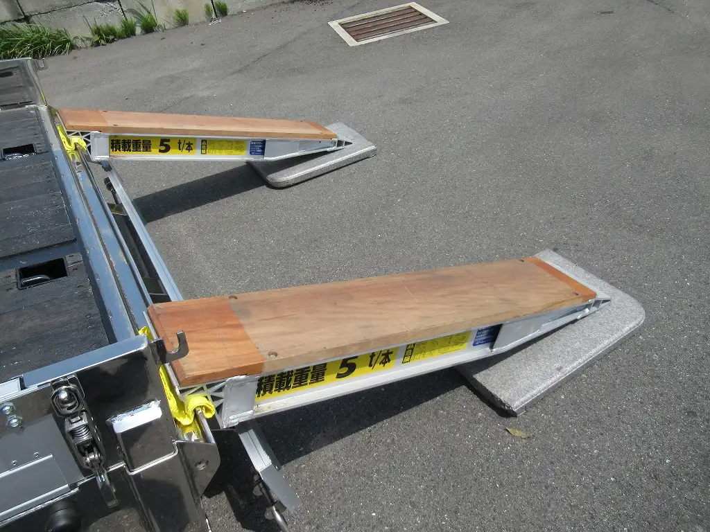三菱 ファイター 中型/増トン 車両重機運搬 4段クレーン ラジコンの中古トラック画像6