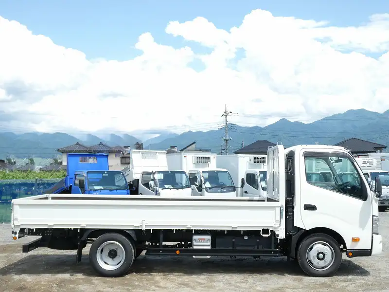 トヨタ ダイナ 小型 平ボディ 2RG-XZU710 R5の中古トラック画像3