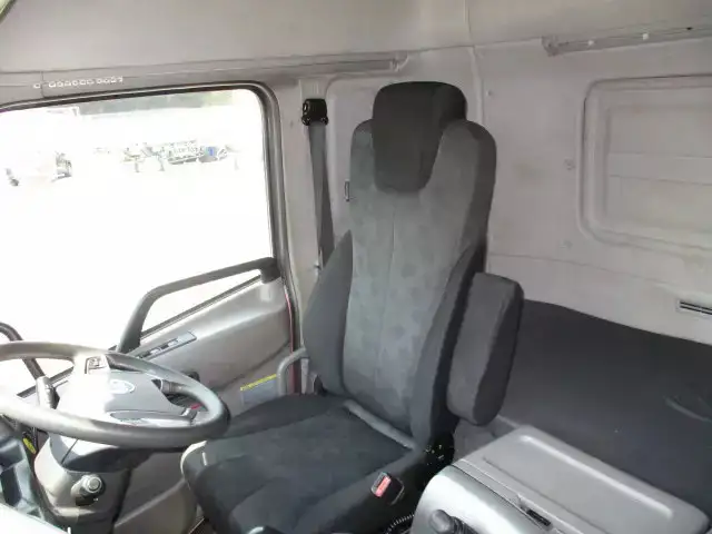日産UD クオン 大型 トラクター ハイルーフ 1デフの中古トラック画像6