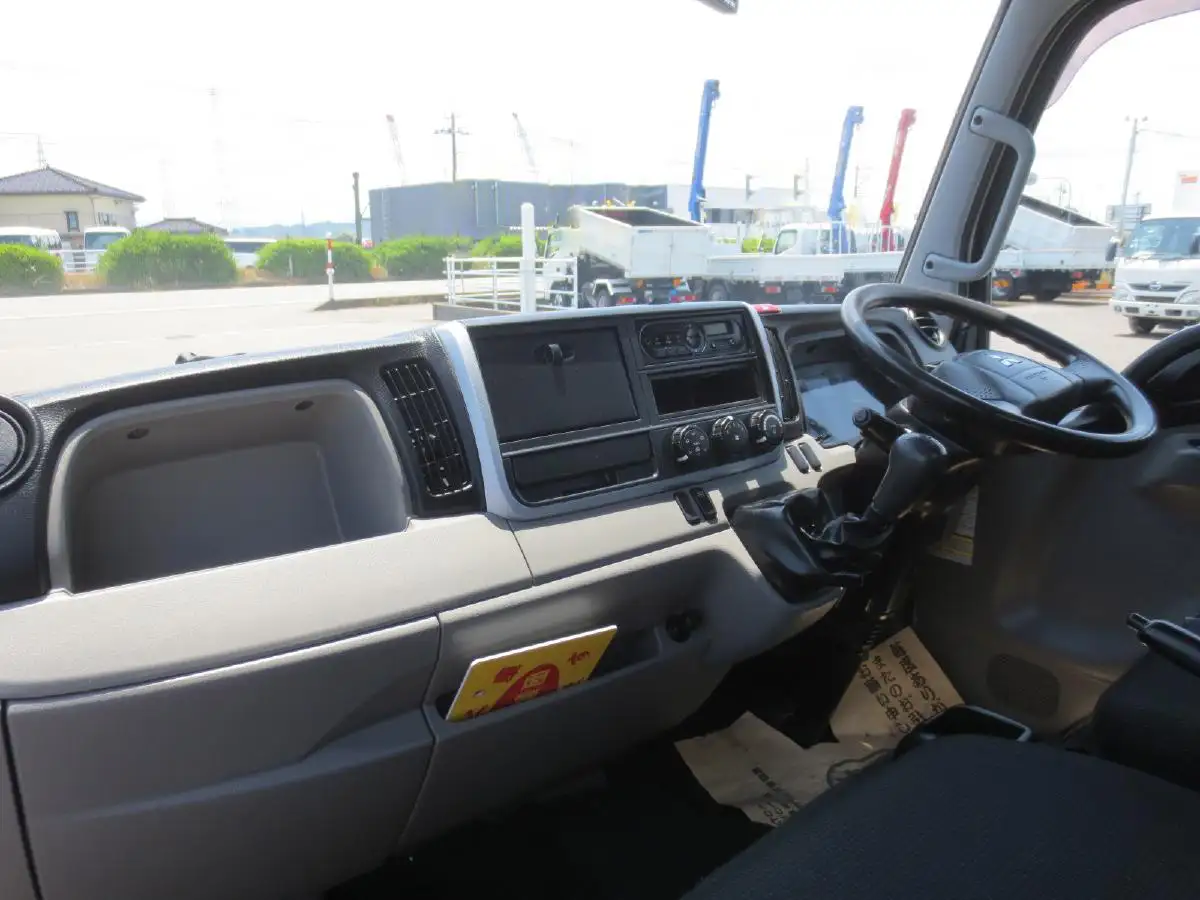 三菱 キャンター 小型 アルミバン TPG-FBA20 H29の中古トラック画像像17