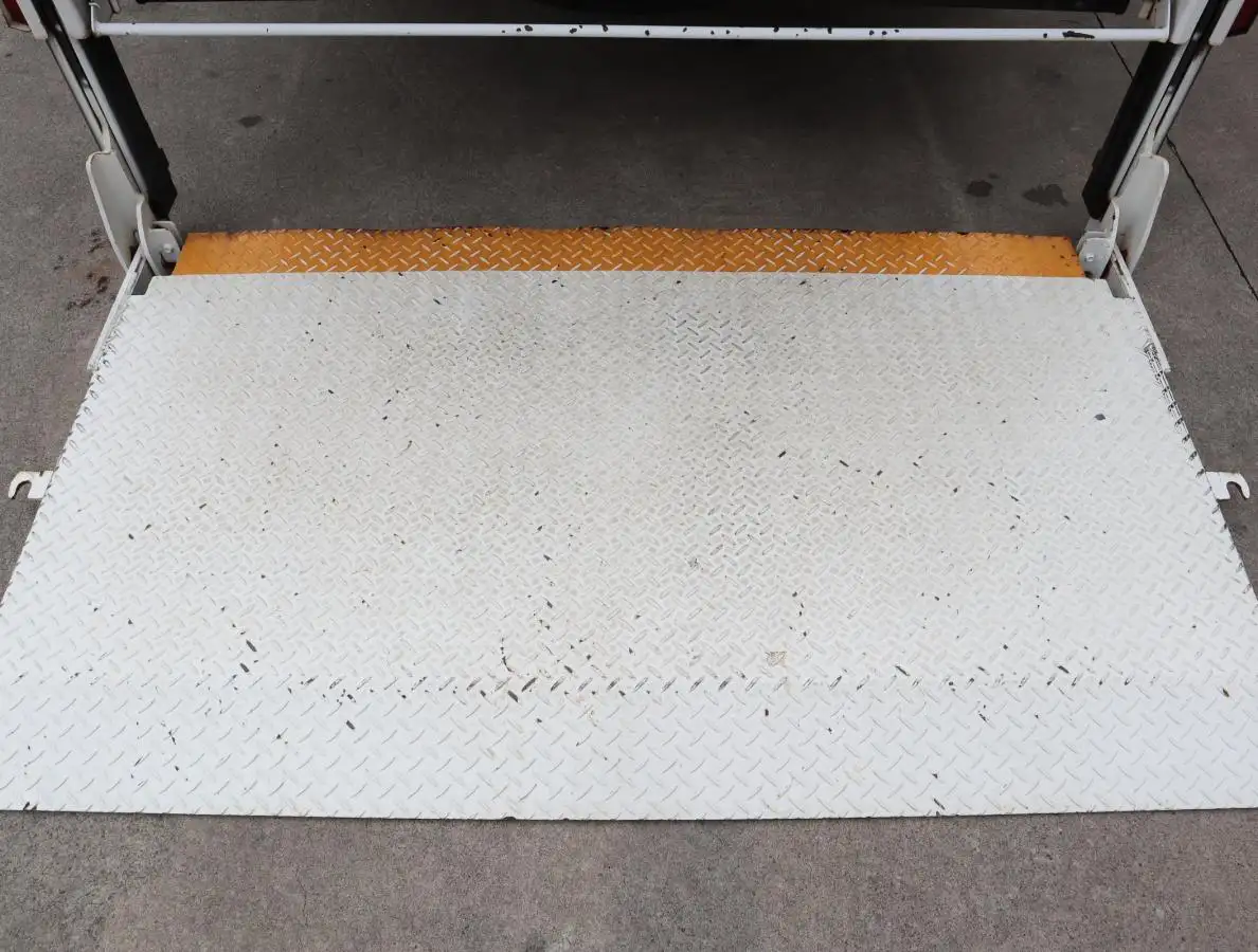 トヨタ ダイナ 小型 平ボディ パワーゲート TKG-XZU695の中古トラック画像6
