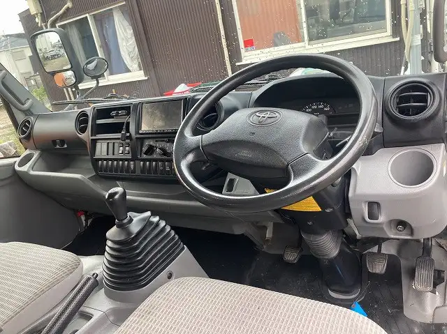 トヨタ ダイナ 小型 平ボディ Wキャブ 床鉄板の中古トラック画像10