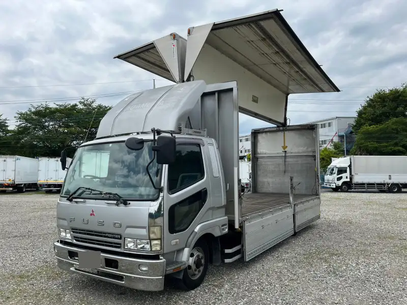 三菱 ファイター 中型/増トン ウイング エアサス ベッドの中古トラック画像1