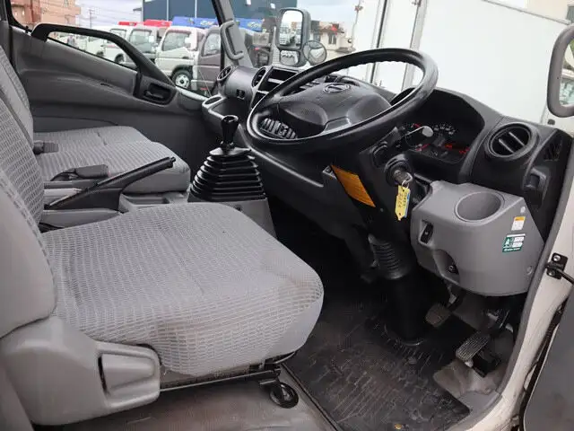 日野 デュトロ 小型 平ボディ 床鉄板 TKG-XZU710Mの中古トラック画像11