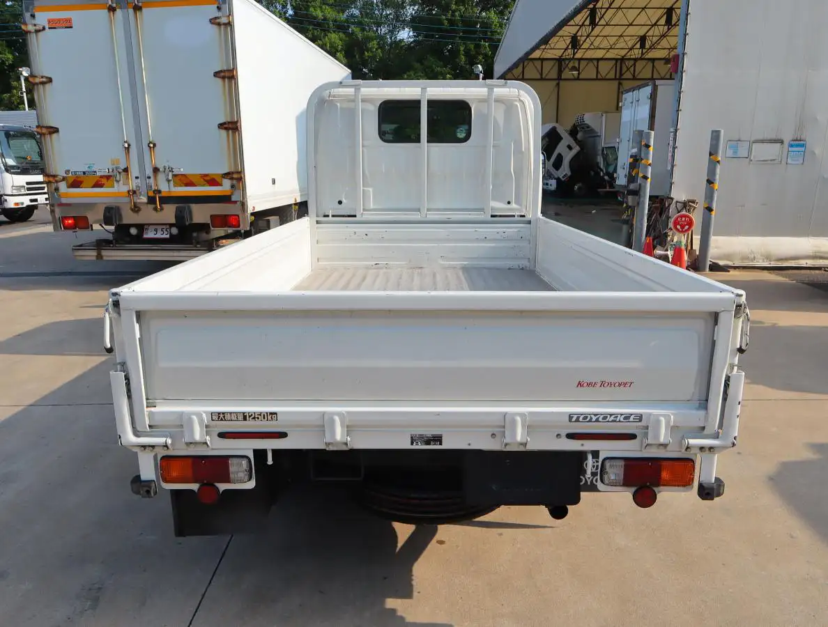 トヨタ トヨエース 小型 平ボディ ABF-TRY220 R2の中古トラック画像3