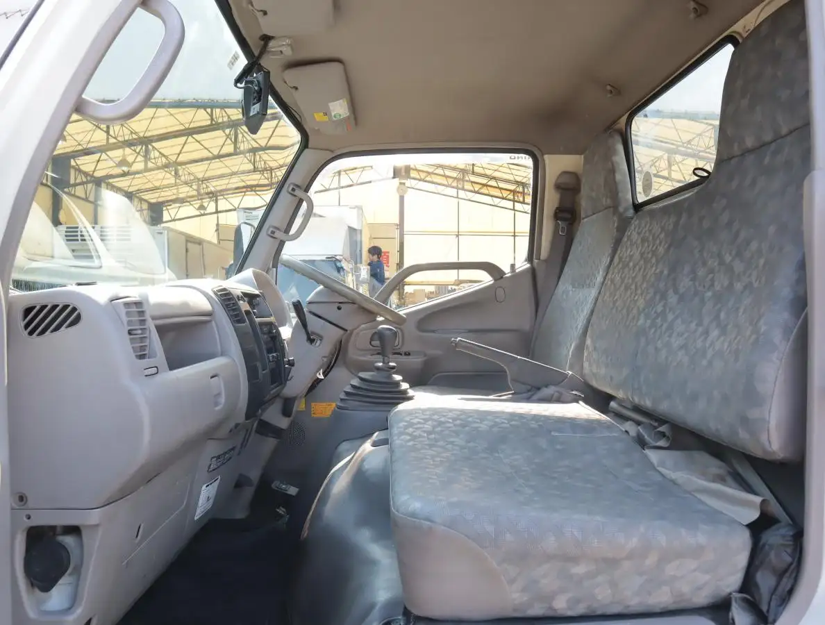 日野 デュトロ 小型 高所・建柱車 高所作業車 電工仕様の中古トラック画像8