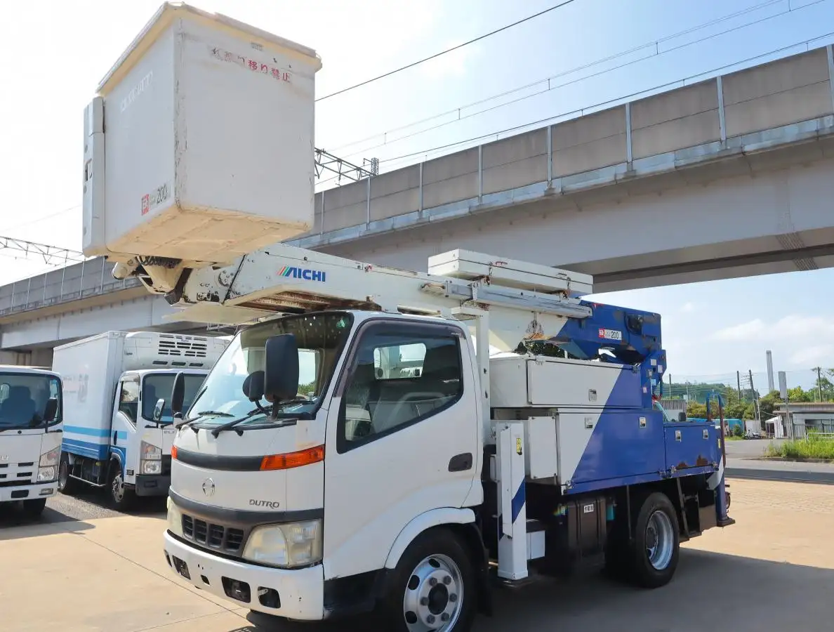 日野 デュトロ 小型 高所・建柱車 高所作業車 電工仕様の中古トラック画像1