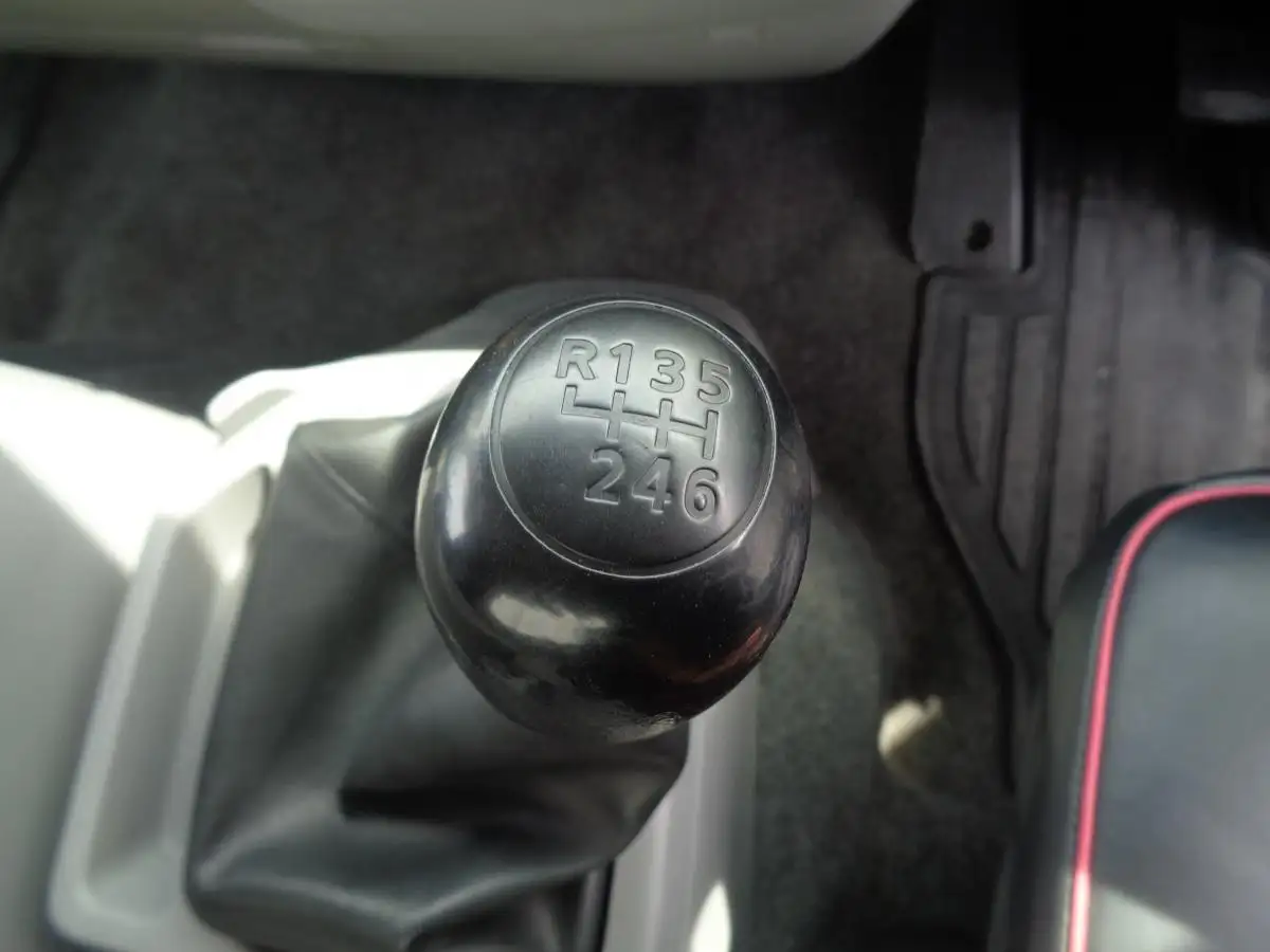 日産UD コンドル 中型/増トン ウイング ベッド TKG-MK38Lの中古トラック画像15