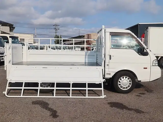 マツダ ボンゴ 小型 平ボディ パワーゲート 床鉄板の中古トラック画像7