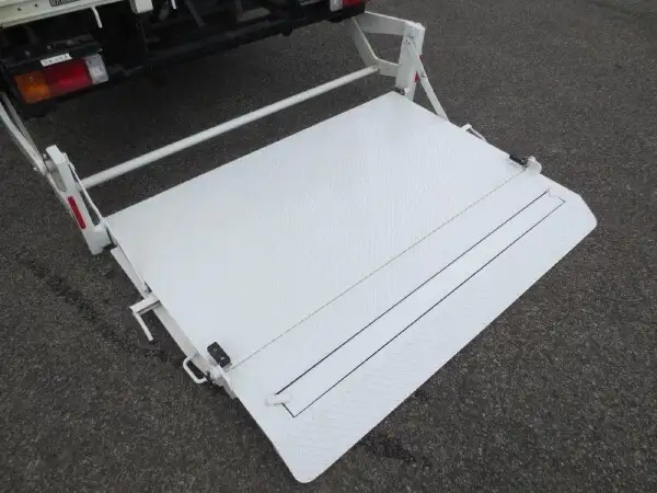 日野 デュトロ 小型 平ボディ パワーゲート 床鉄板の中古トラック画像10