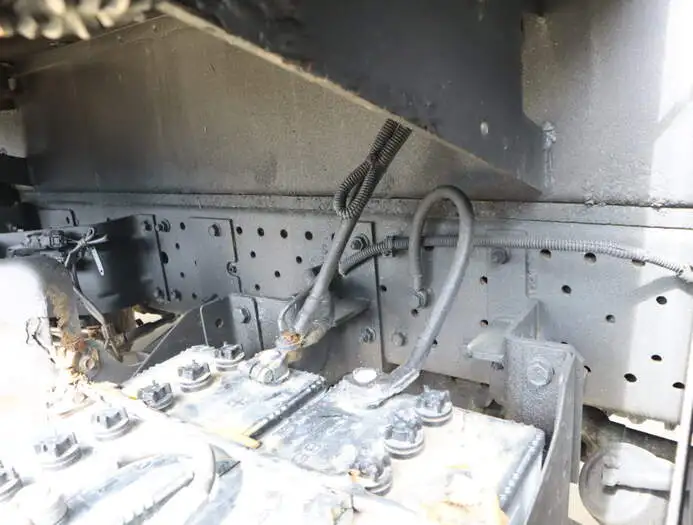 いすゞ エルフ 小型 高所・建柱車 高所作業車 電工仕様の中古トラック画像像17