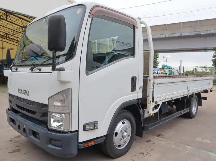 いすゞ エルフ 小型 平ボディ TPG-NPR85AR H27の中古トラック画像1