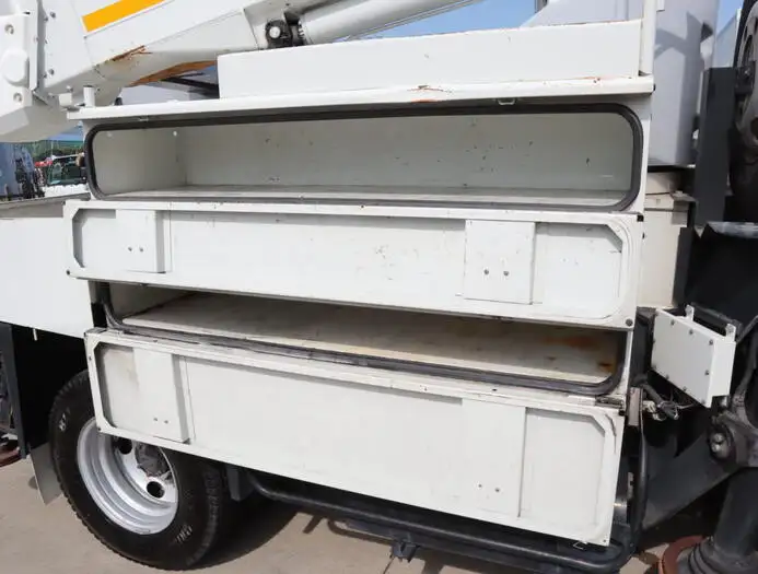三菱 キャンター 小型 高所・建柱車 高所作業車 電工仕様の中古トラック画像5