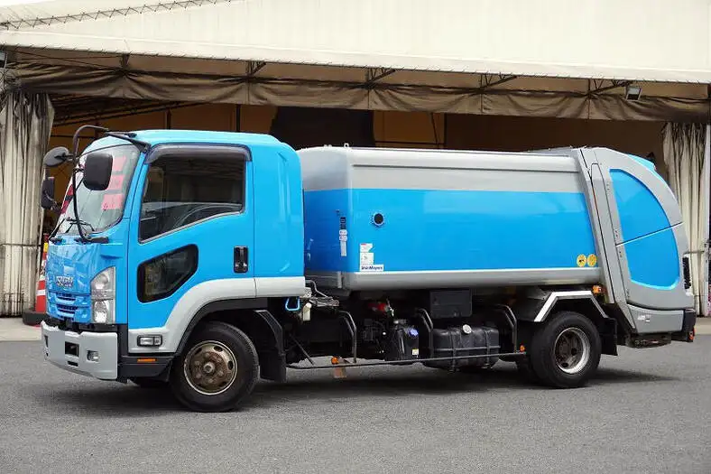 いすゞ フォワード 中型/増トン パッカー車 巻き込み式 回転ダンプ式の中古トラック画像1