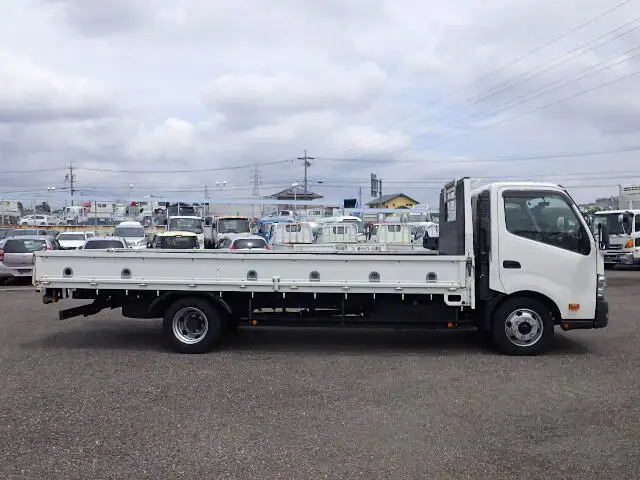 トヨタ ダイナ 小型 平ボディ TDG-XZU730 H27の中古トラック画像2