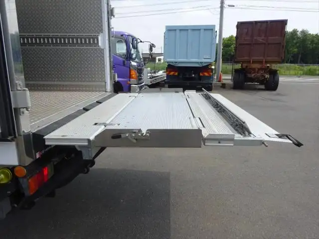 いすゞ エルフ 小型 冷凍冷蔵 低温 パワーゲートの中古トラック画像12