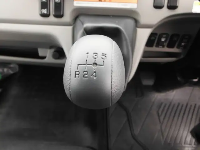 三菱 キャンター 小型 ウイング 2RG-FEB80 R5の中古トラック画像9