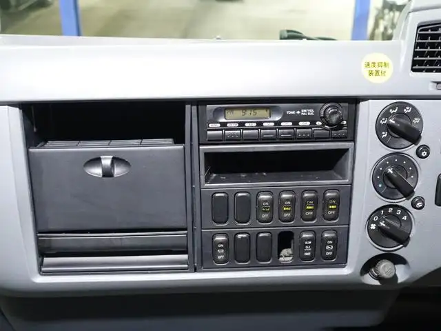 三菱 ファイター 中型/増トン ウイング 床鉄板 ベッドの中古トラック画像13